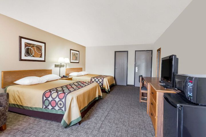 Room 11 of 15