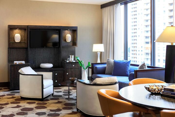 Room 34 of 62