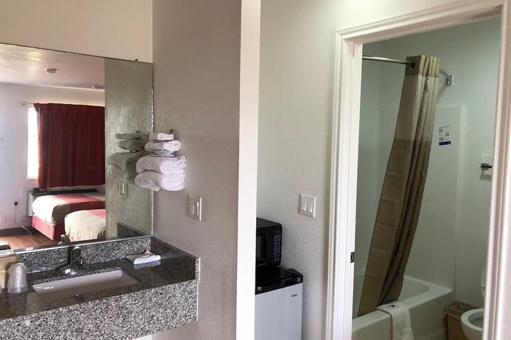 Room 14 of 24