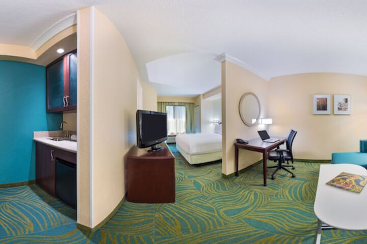 Room 14 of 22