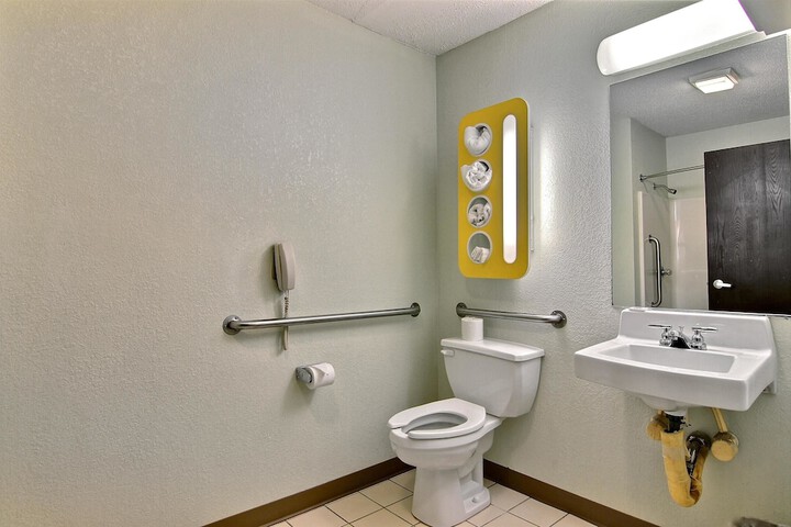 Room 13 of 31