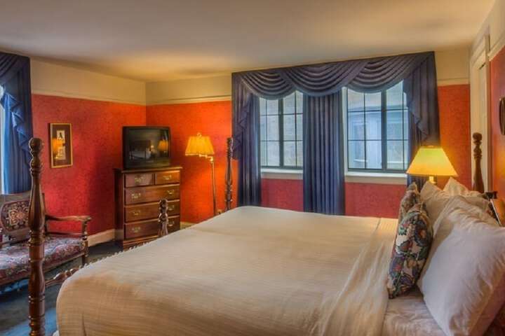Red Coach Inn