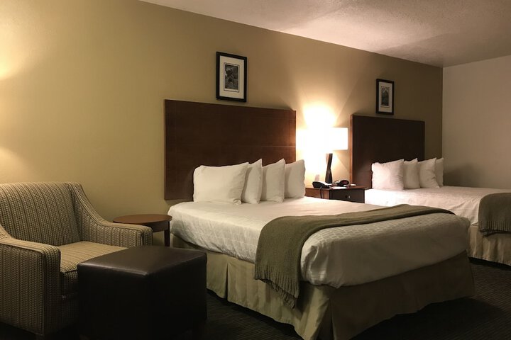 Dinosaur Inn & Suites