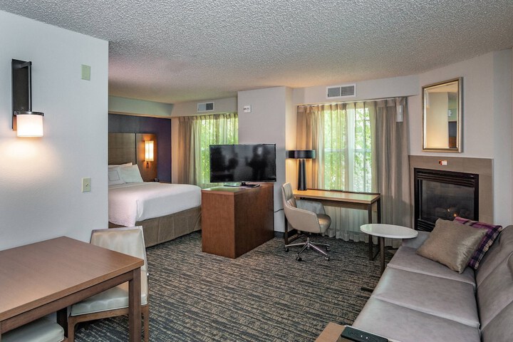Room 16 of 31