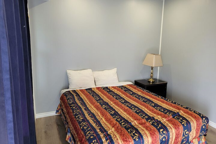Room 16 of 36