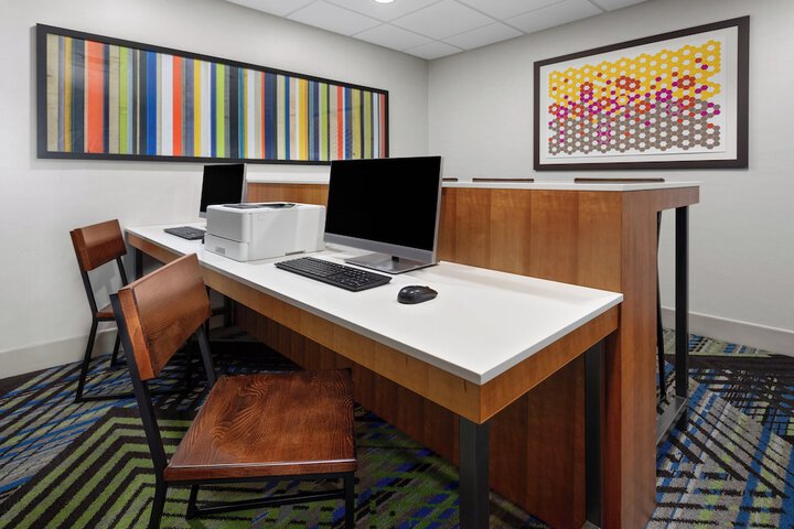 Business Center 46 of 47