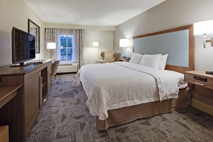 Room 17 of 27