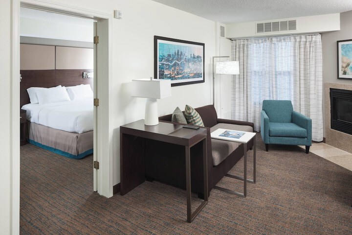 Room 14 of 37