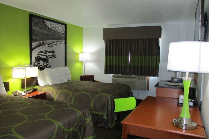 Room 34 of 48
