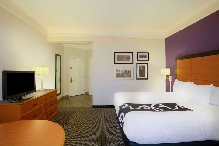 Room 30 of 51