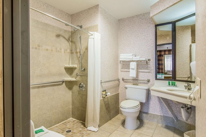 Room 9 of 27