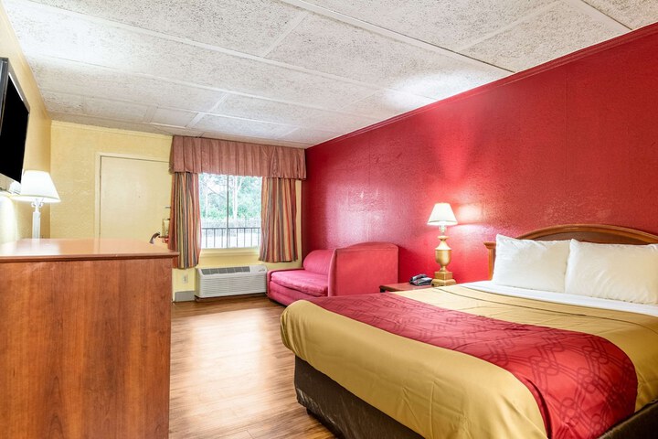 Room 14 of 27