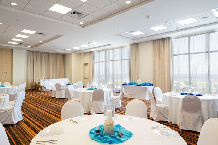 Ballroom/Hall 131 of 146