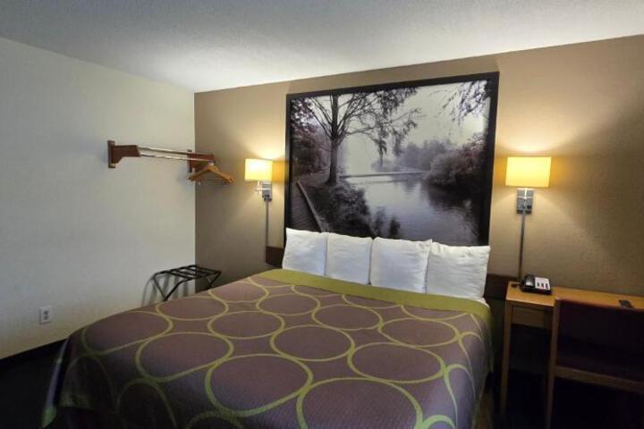 Super 8 by Wyndham Rogers Minnesota