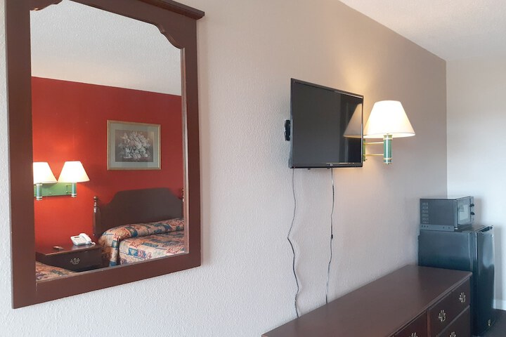 Room 35 of 48