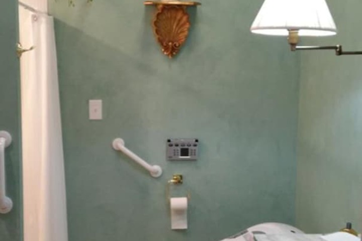 Room 44 of 58
