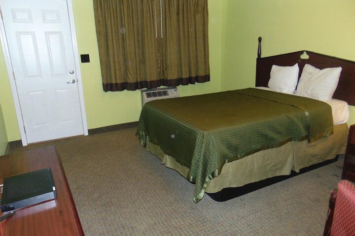 Room 8 of 40