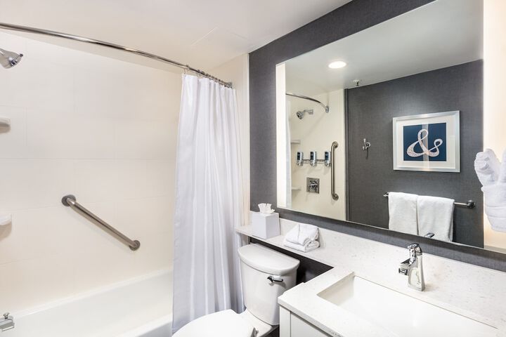 Four Points by Sheraton Los Angeles Westside