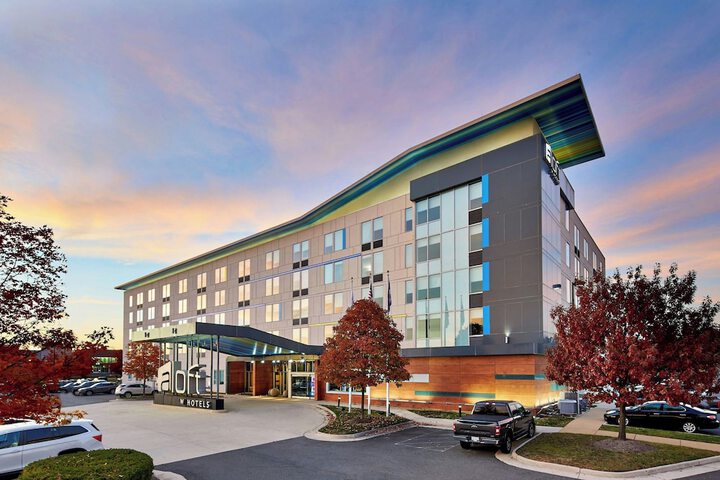 Aloft by Marriott Dulles Airport North