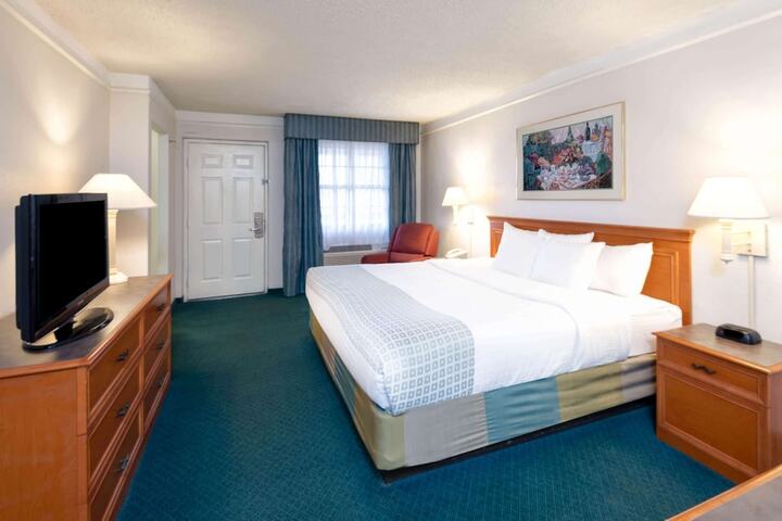 Room 29 of 38