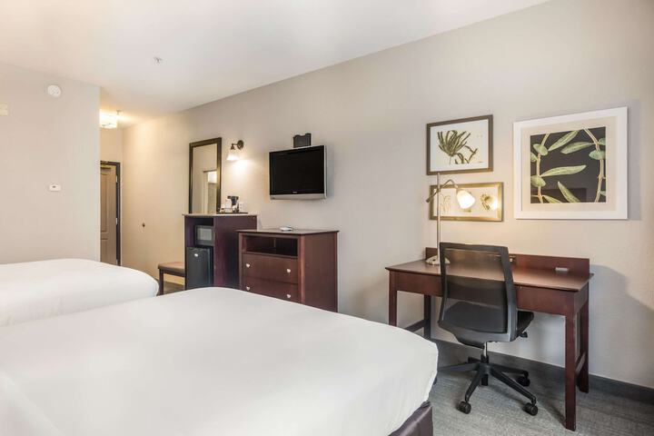Room 27 of 48