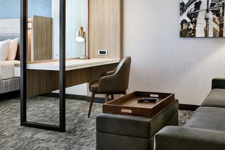 Room 14 of 25