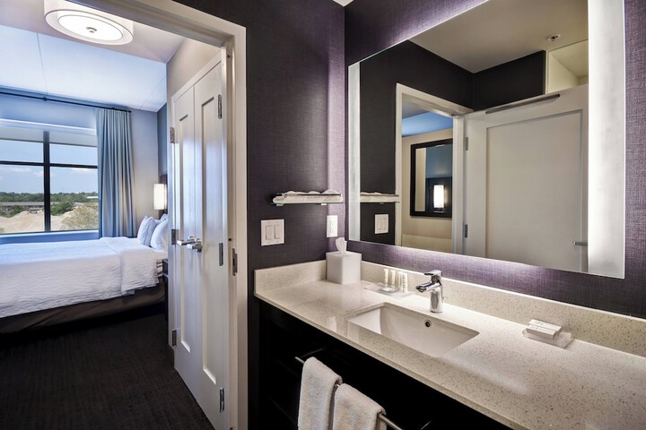 Room 21 of 32
