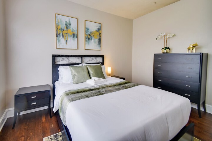 Waterfront Portsmouth Apt: 1 / 2 Mi to Dtwn & Ferry