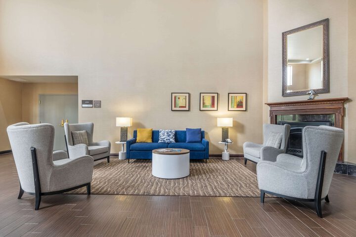 Comfort Suites Louisville Airport