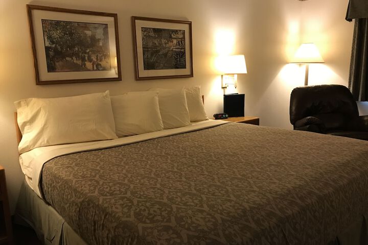 Room 19 of 38