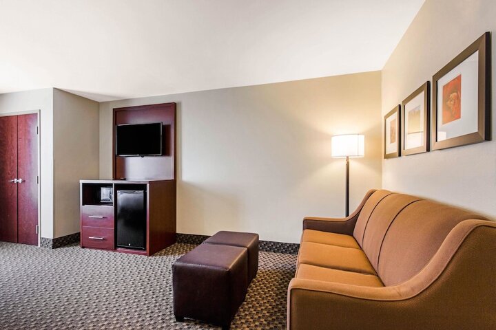 Room 26 of 33