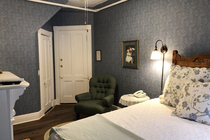 Brook Farm Inn