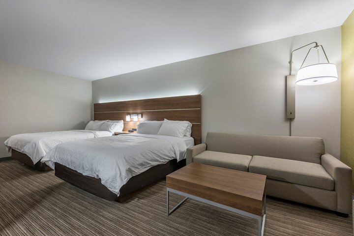 Room 15 of 36