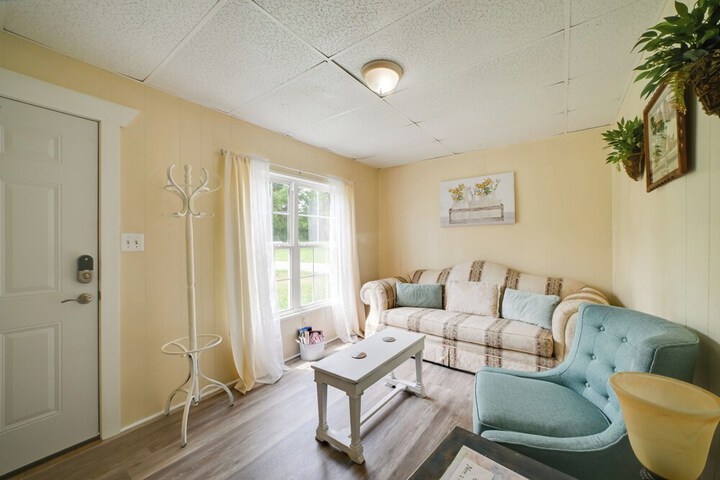 Serene Mcewen Cottage 2 Mi to Golf Course!