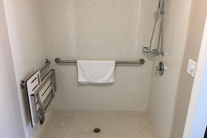 Room 8 of 43
