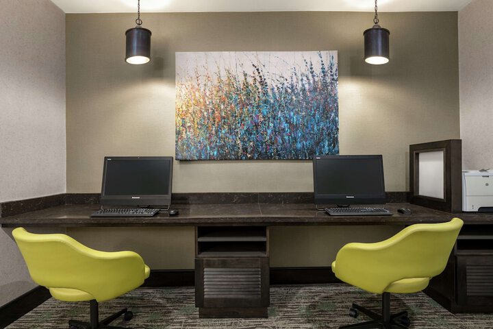 Business Center 31 of 32