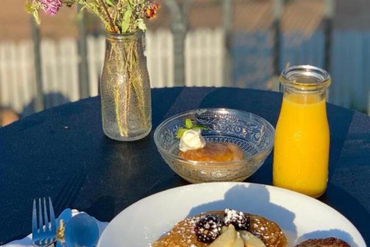 Annies Place Bed & Breakfast