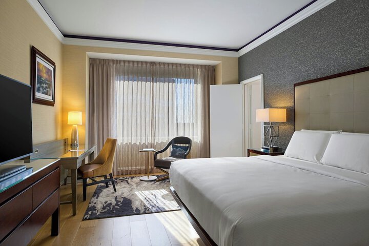 The Henry Hotel Autograph Collection