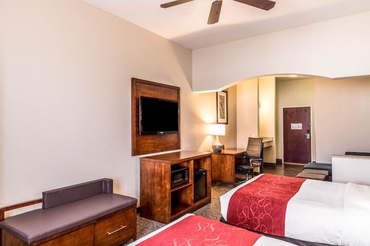 Room 25 of 40