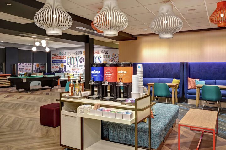 Breakfast/Coffee Service 31 of 41