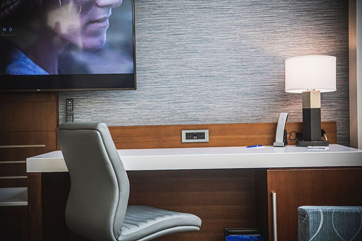 Delta Hotels by Marriott Cincinnati Sharonville