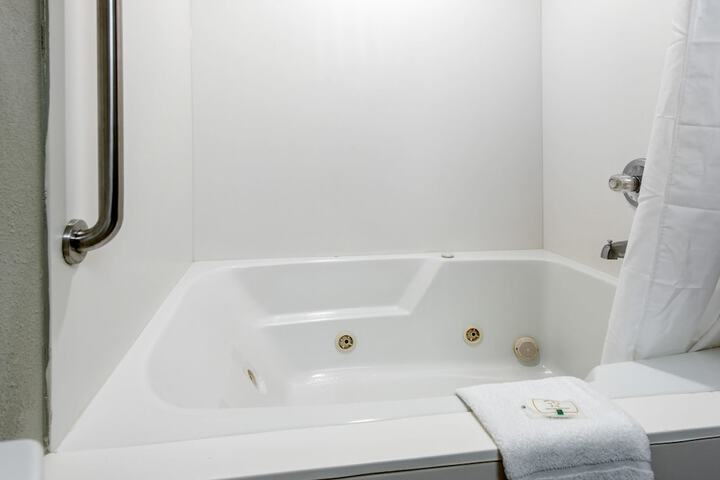 Quality Inn & Suites Brownsburg - Indianapolis West
