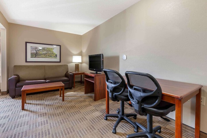 Room 27 of 30