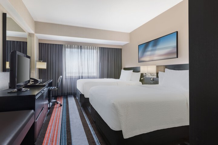 Room 32 of 41
