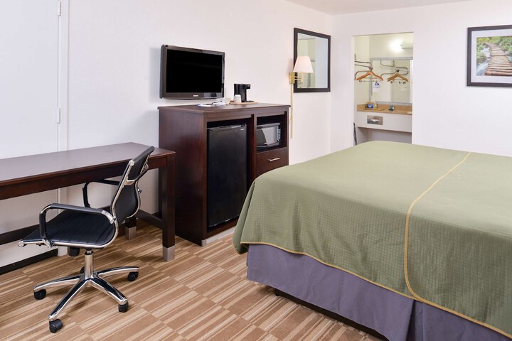 Room 17 of 21