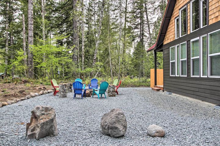 Cozy Cabin - 5 Miles to Mt. Rainier National Park!
