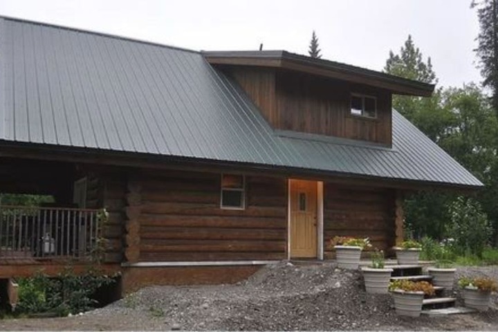 Daniels Lake Lodge B & B