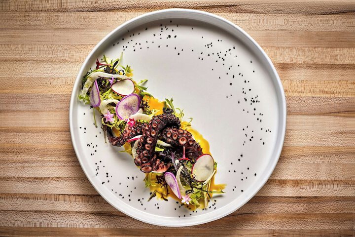 Dining 106 of 153