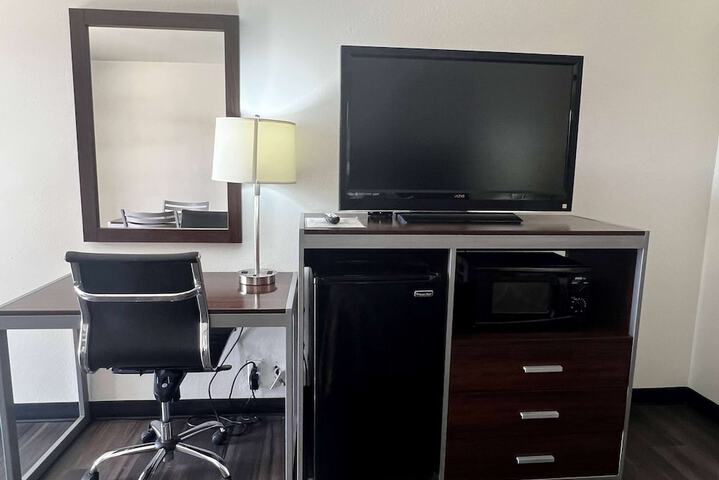 Room 27 of 68