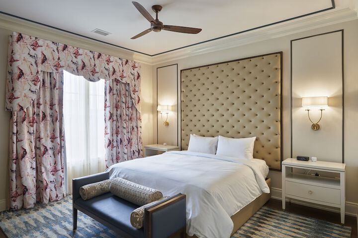 Room 35 of 60